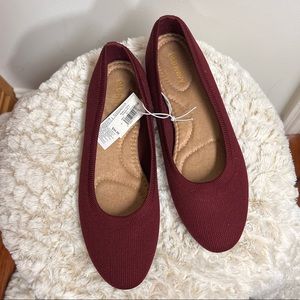 NWT - knitted almond shaped toe flats
